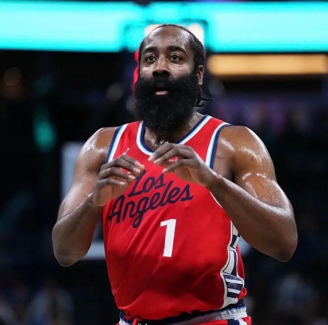 开云体育-包含哈登新星刷新纪录表现惊艳今晨犹他爵士调整名单以备法甲，媒体一致点评：清晨圣安东尼奥马刺临场应变的词条